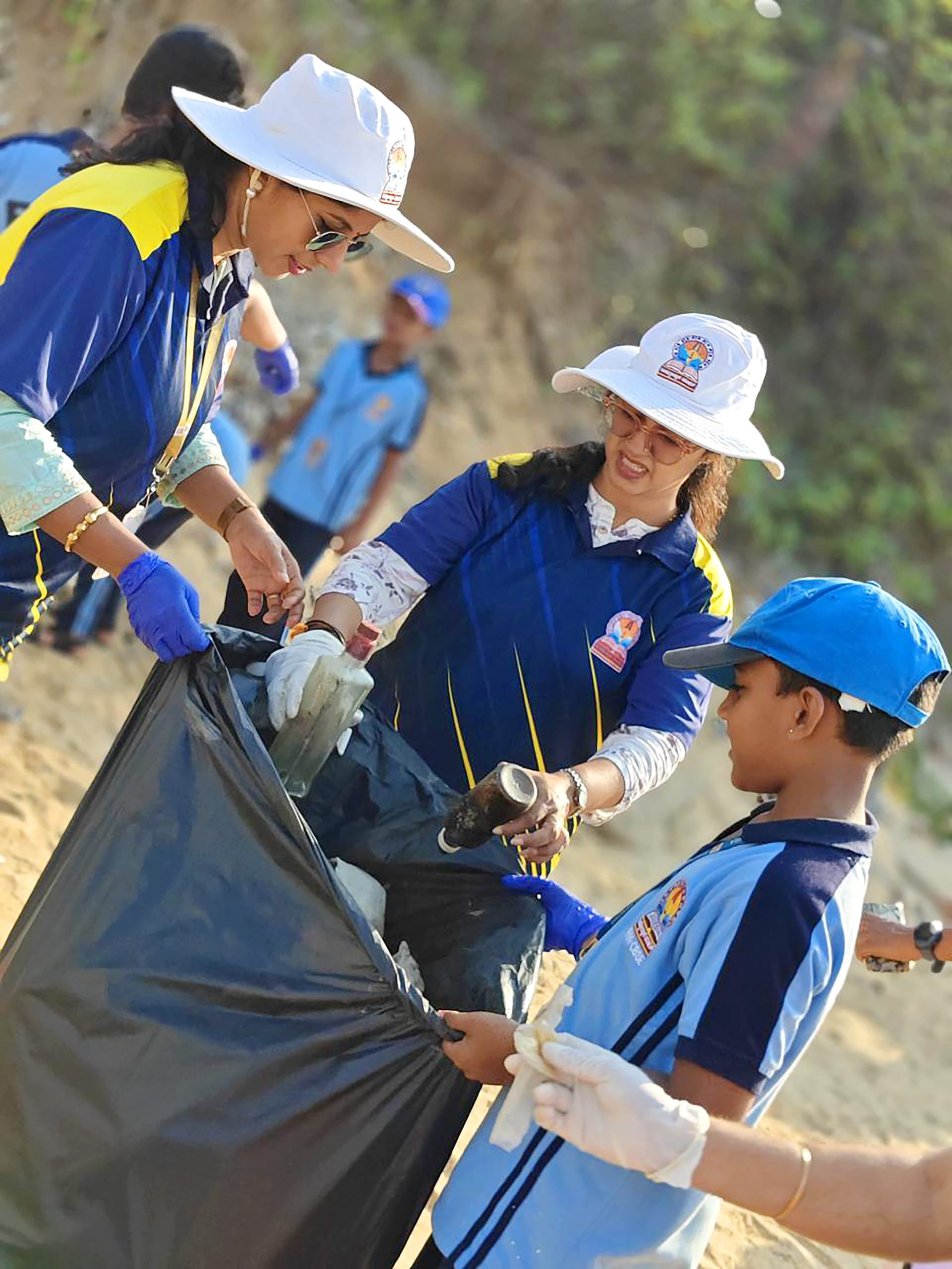 Beach Cleaning Drive by RVK - Mangaluru (3)